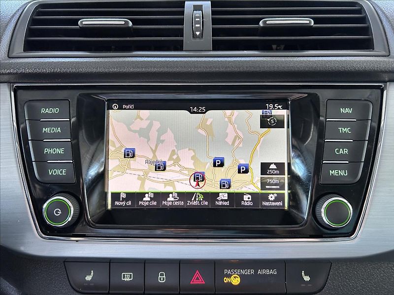 Škoda Fabia 1,2   TSI 66kW,SPORT,STYLE - fotka 15 z 26