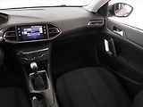 Peugeot 308 (2017) 1.2 PureTech, ČR,1.maj - náhled 8