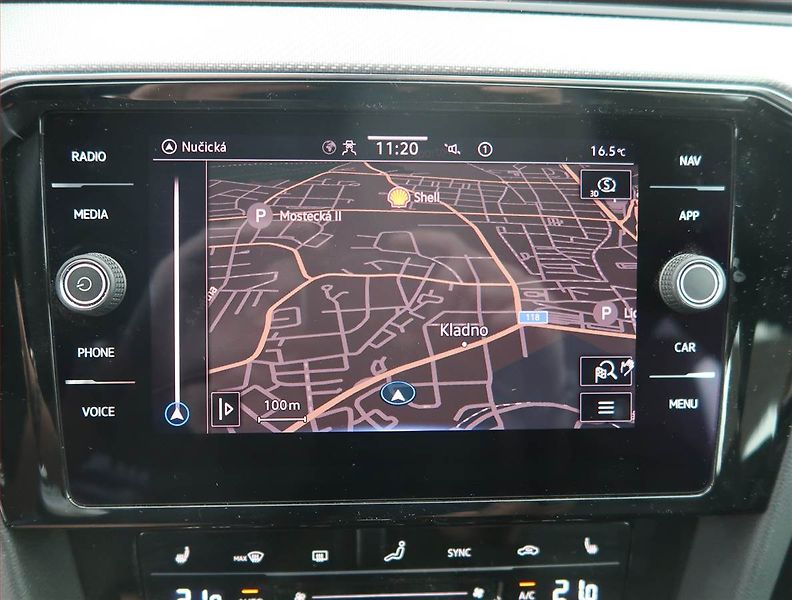 Volkswagen Passat (2022) R-Line 2.0 TSI - fotka 12 z 23