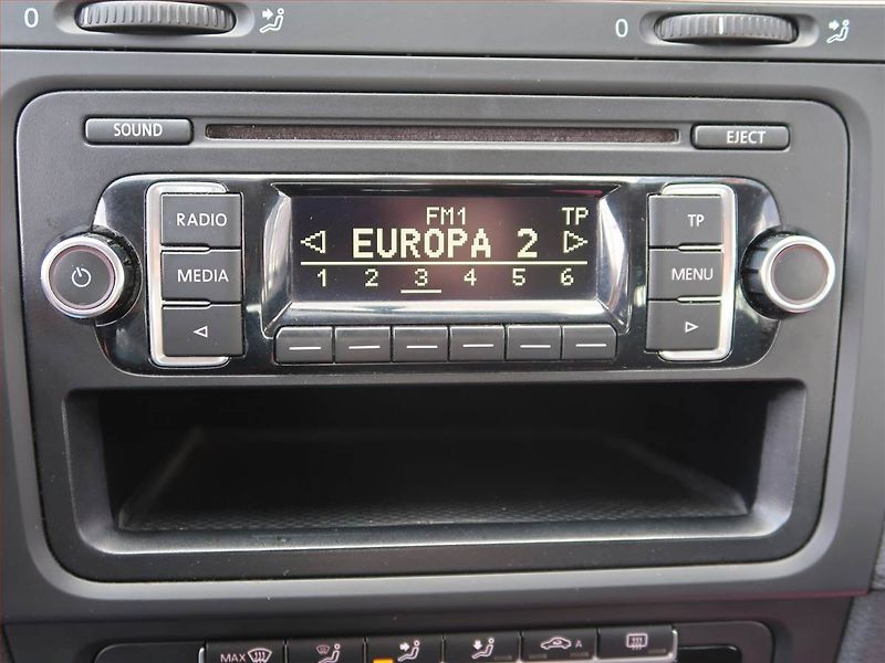 Volkswagen Golf (2011) 2.0 TDI, 4X4, Tempomat - fotka 12 z 16