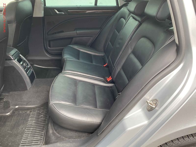 Škoda Superb (2015) 1.6 TDi, Elegance, kůže - fotka 10 z 17