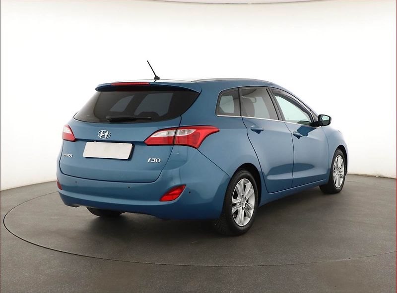 Hyundai i30 (2014) 1.6 CRDi, Tempomat - fotka 5 z 16