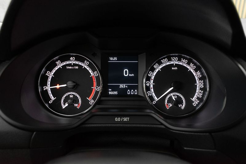 Škoda Octavia 1.5 TSI 110kW ACTIVE PLUS*ČR* - fotka 15 z 32