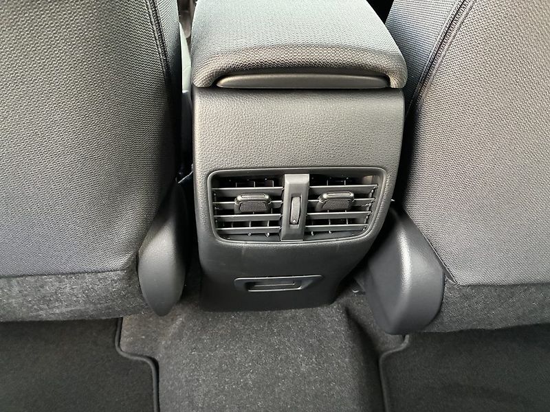 Toyota Corolla Cross 1.8 Hybrid MC25 Style - fotka 23 z 26