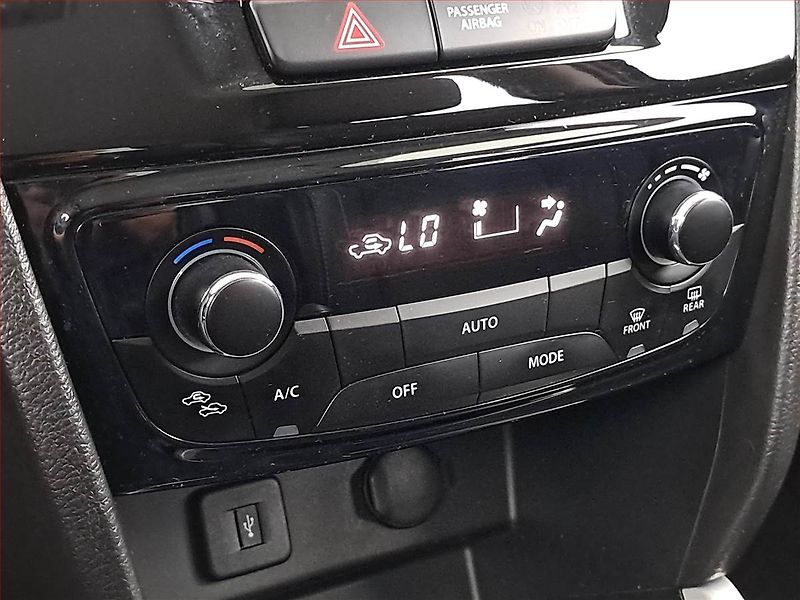 Suzuki Vitara (2015) 1.6 VVT, 4X4, ČR,1.maj - fotka 16 z 21