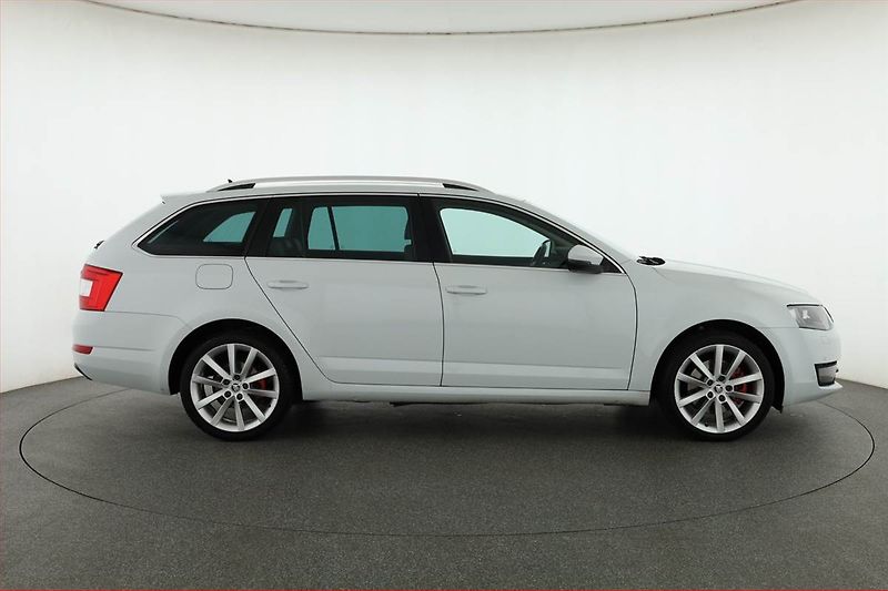 Škoda Octavia (2015) Style 2.0 TDI, 4X4, Automat - fotka 6 z 16