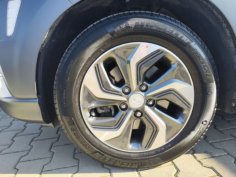 Hyundai Kona 1.6 GDI/104kW Mystic Lime DCT - fotka 30 z 33