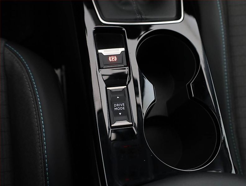Peugeot 208 (2021) 1.2 PureTech, ČR,1.maj - fotka 13 z 19
