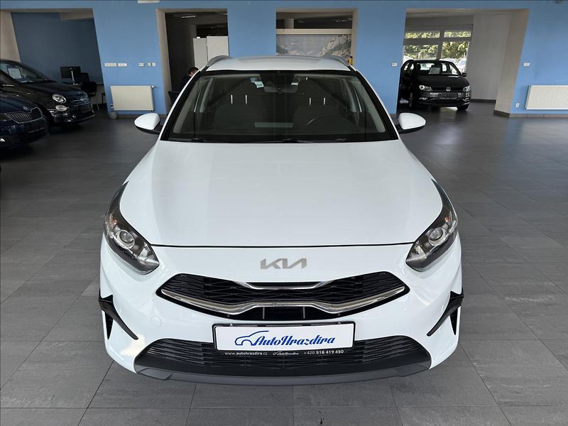 Kia Ceed 1,0   73kW,SPIN,ZÁRUKA,ČR,1.MA - fotka 2 z 28