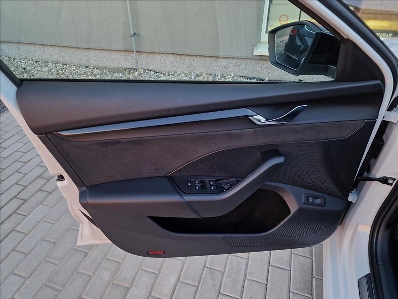 Škoda Octavia 2.0 TDI 147kW DSG 4x4 RS,1Maj - fotka 38 z 50