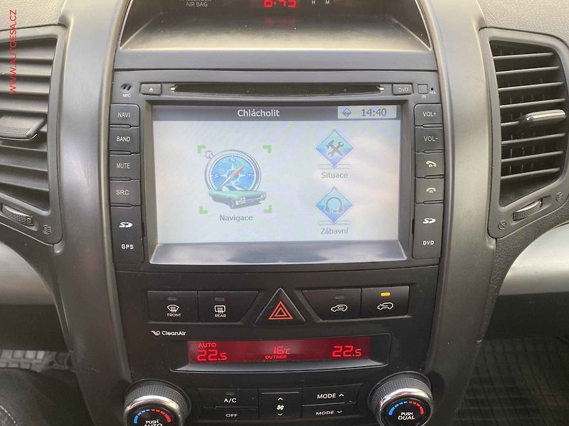 Kia Sorento (2011) 2.2 CRDi 4x4, ČR, AC, xenon - fotka 17 z 17