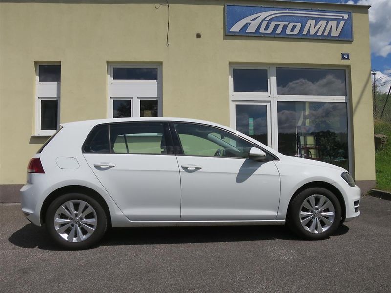 Volkswagen Golf 1,4  TSI - fotka 2 z 24