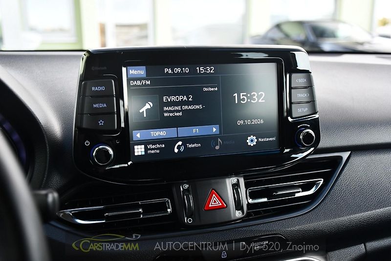 Hyundai i30 1,6CRDi STYLE AUTOMAT - fotka 30 z 48