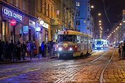 Praha má hned několik vánočních tramvají.