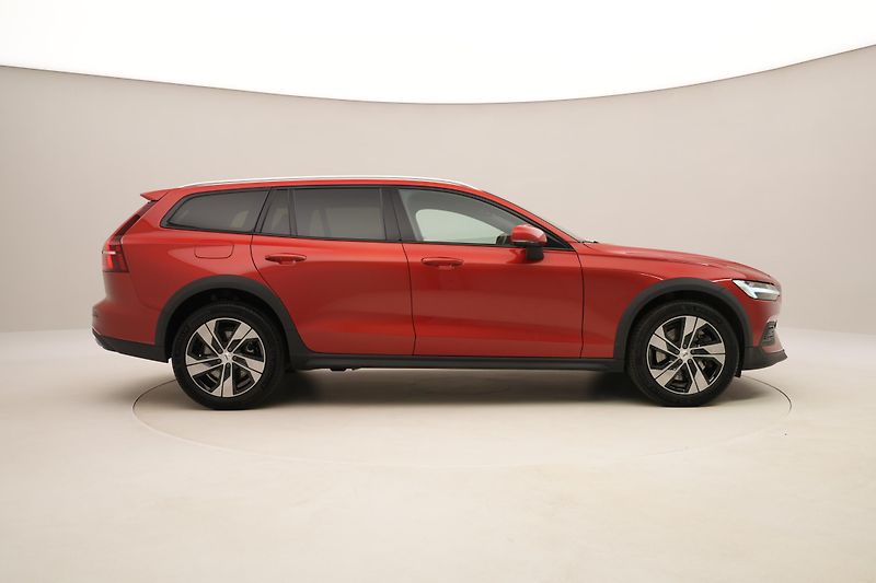 Volvo V60 CC B5 AWD PLUS AUT REZERVACE - fotka 14 z 59