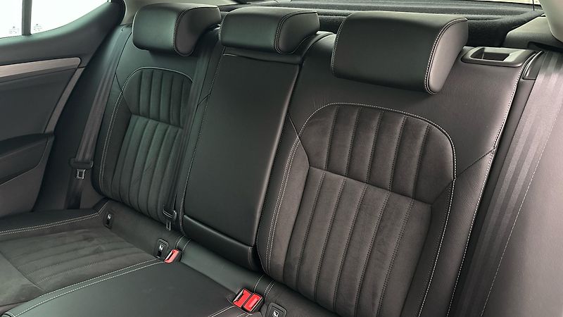Škoda Superb 1.5 TSI DSG Style - fotka 16 z 27