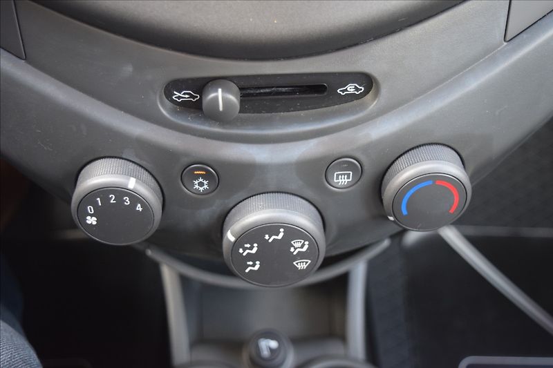 Chevrolet Spark 1,0 1.0I 50KW PO SERVISE - fotka 32 z 35