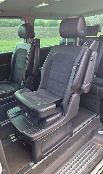 Volkswagen Multivan (2017) 7 místný - fotka 3 z 10