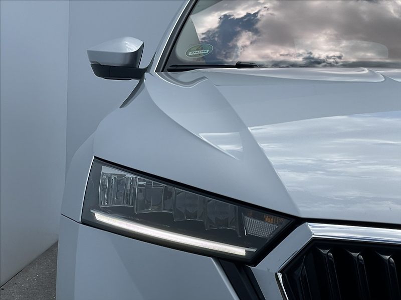 Škoda Octavia 2,0 TDI Combi Ambition Plus - fotka 21 z 24