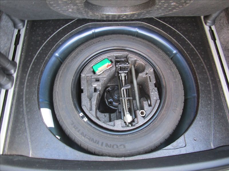 Škoda Superb Combi 2.0TDi Ambi, aut. Klima - fotka 36 z 40