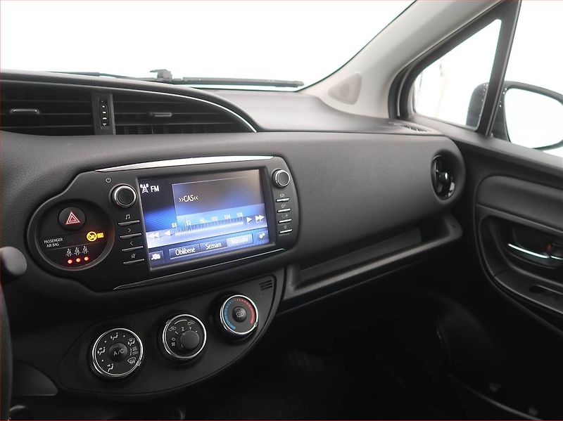 Toyota Yaris (2018) 1.5 Dual VVT-i, Serv.kniha - fotka 10 z 14