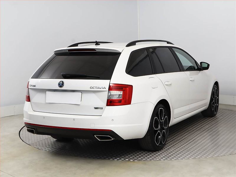 Škoda Octavia (2013) RS 2.0 TDI, Automat - fotka 5 z 20