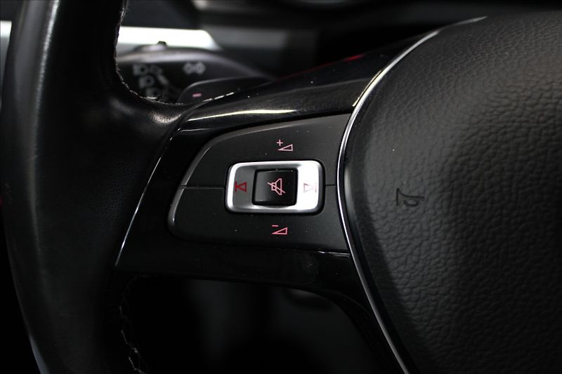 Volkswagen Amarok 3,0 TDI V6 4x4 CZ 1.majitel - fotka 19 z 33