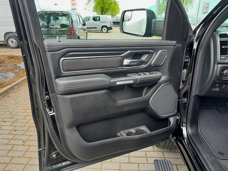 Dodge RAM (2024) 1500, 5.7 V8  Laramie - fotka 20 z 43