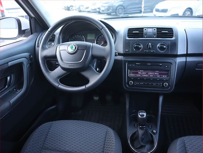 Škoda Fabia (2012) 1.6 TDI, Tempomat - fotka 7 z 15