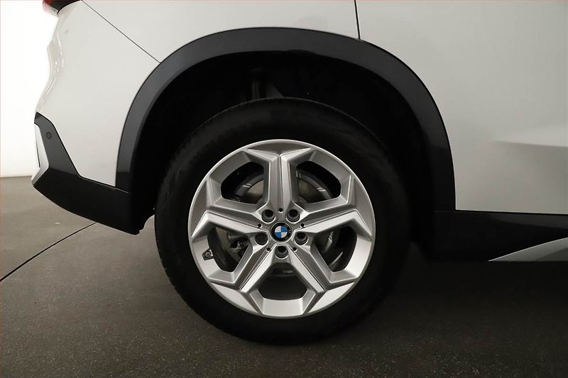 BMW X1 (2025) sDrive18i, Full LED, Navigace - fotka 12 z 18