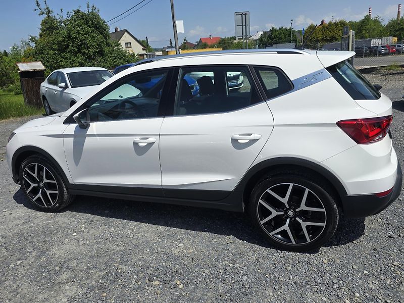 Seat Arona FR 1.5 TSI 110KW FULL LED NAVI - fotka 3 z 26