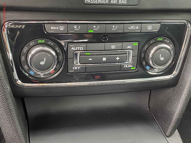 Škoda Superb (2010) 2.0TDi, DSG, xenon, park - fotka 16 z 19