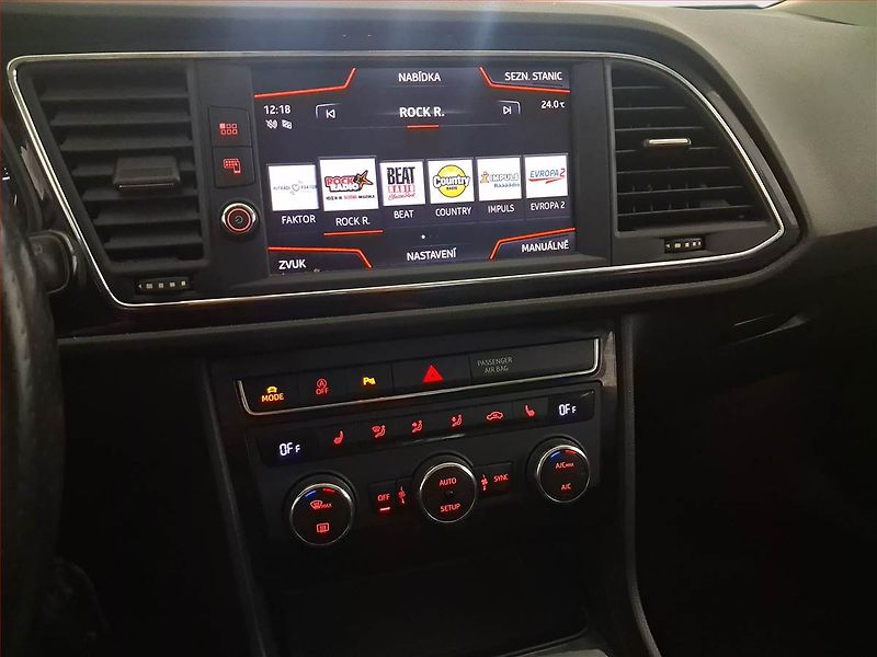 Seat Leon (2018) Style 1.4 TSI, Kůže, Tempomat - fotka 12 z 17