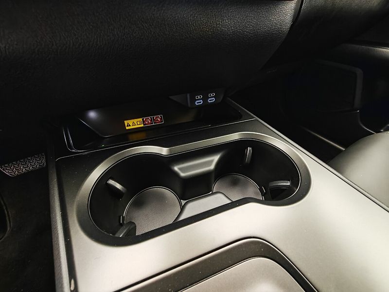 Lexus UX 300h 300h 4x2 F Sport Design - fotka 37 z 40