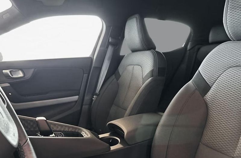 Polestar 2 LR AWD Pilot 360k BLIS Matrix - fotka 27 z 32