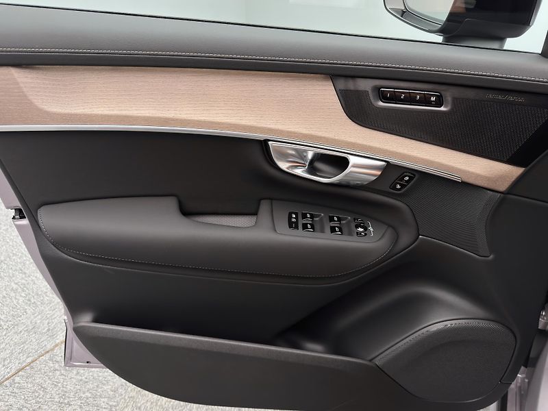 Volvo XC90 (2026) T8 AWD Plug-in DARK PLUS 7m - fotka 7 z 26