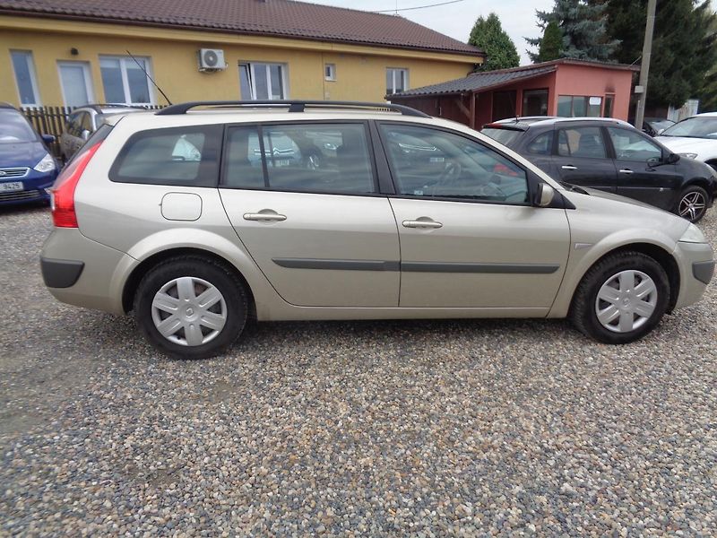 Renault Mégane 1,6 - fotka 8 z 12