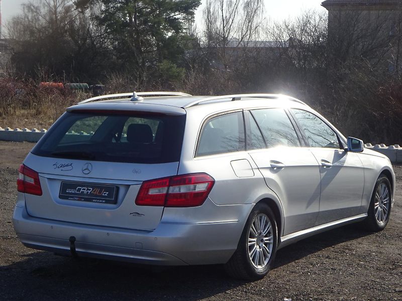 Mercedes-Benz Třídy E 220 CDI 125kW ELEGANCE - fotka 23 z 25