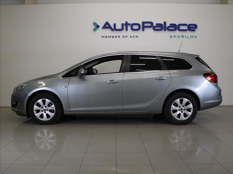 Opel Astra 1,6 CDTi 81kW Cosmo Výprodej - fotka 5 z 19
