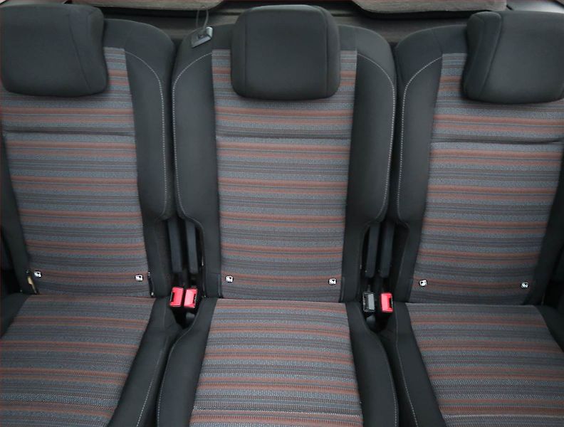 Opel Combo (2018) 1.5 CDTI, 5Míst, 1Maj - fotka 10 z 13