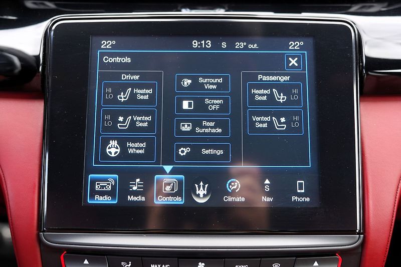 Maserati Quattroporte S Q4 3.0i V6/410 PS/automat/B& - fotka 36 z 50