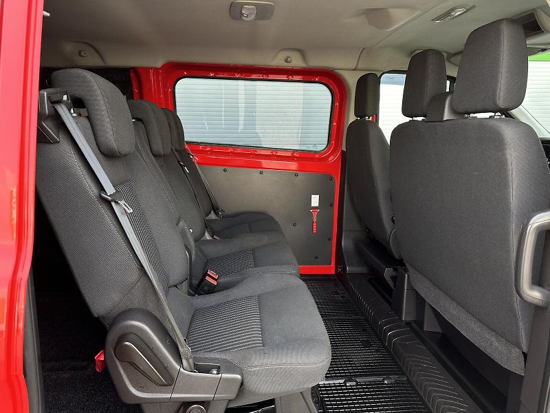 Ford Transit Custom 2.0TDCi 130PS L2 PDC P/Z Bluet - fotka 31 z 34
