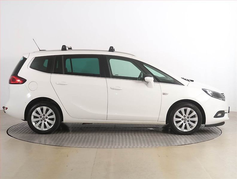 Opel Zafira (2017) 1.4 Turbo, LPG, 7 míst - fotka 6 z 20