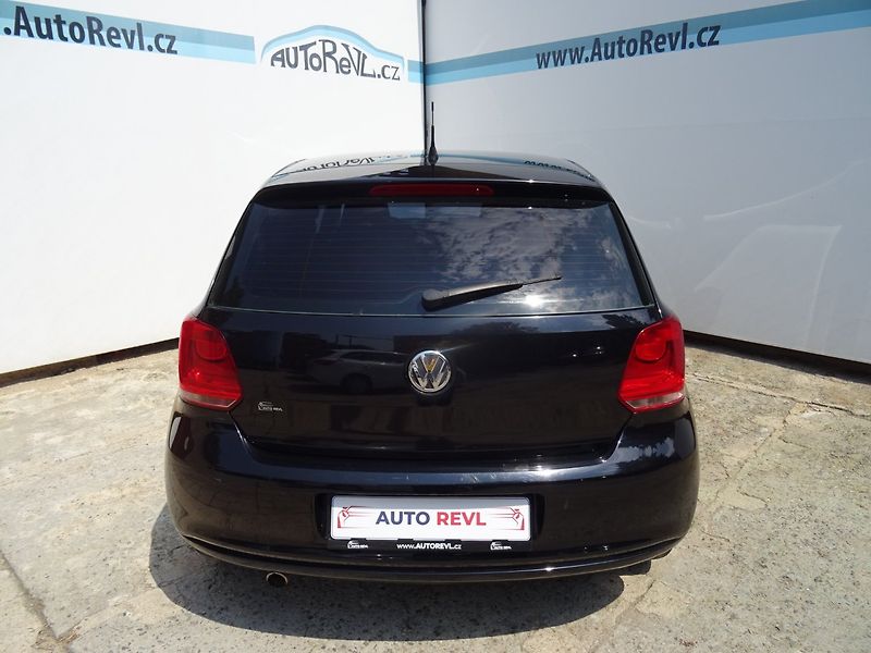 Volkswagen Polo (2011) 1.4i,63kW,s.kniha,klima,ALU - fotka 22 z 23