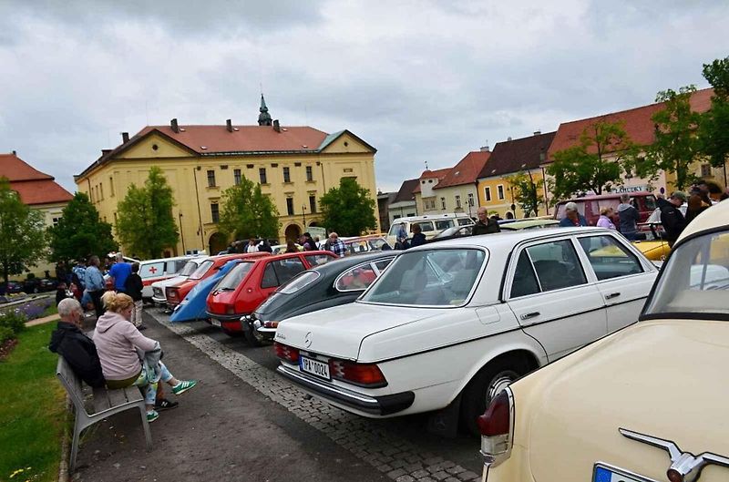 Přehlídka i start ve Velvarech. Finále bylo ve Slaném.
