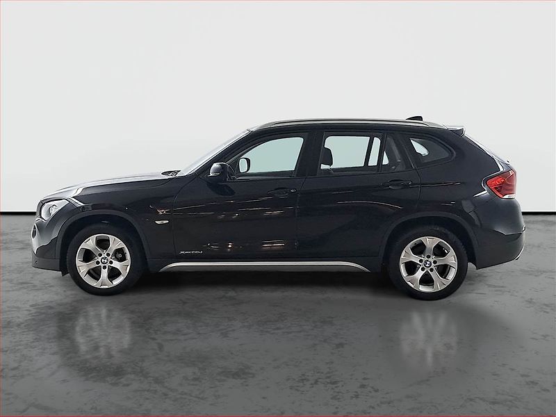 BMW X1 (2010) xDrive20d, 4X4, ČR,1.maj - fotka 3 z 15
