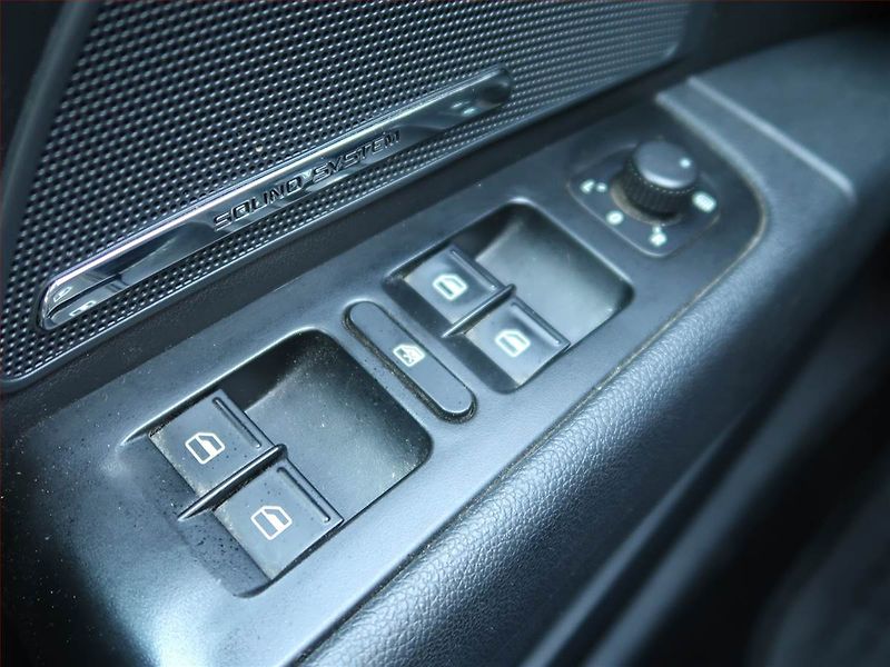 Škoda Superb (2013) Elegance 2.0 TDI, Automat - fotka 17 z 19