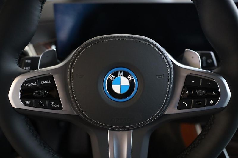 BMW X5 xDrive50e - fotka 11 z 18