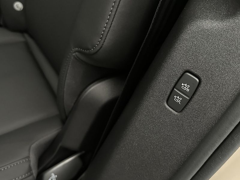 Volvo EX90 (2024) PURE ELECTRIC TWIN ULTRA 7míst - fotka 31 z 46