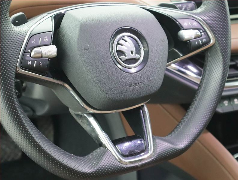 Škoda Enyaq (2021) iV 80 (82 kWh), SoH 93% - fotka 17 z 27